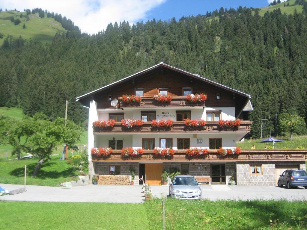 Отель Haus Bergfrieden Бах Экстерьер фото
